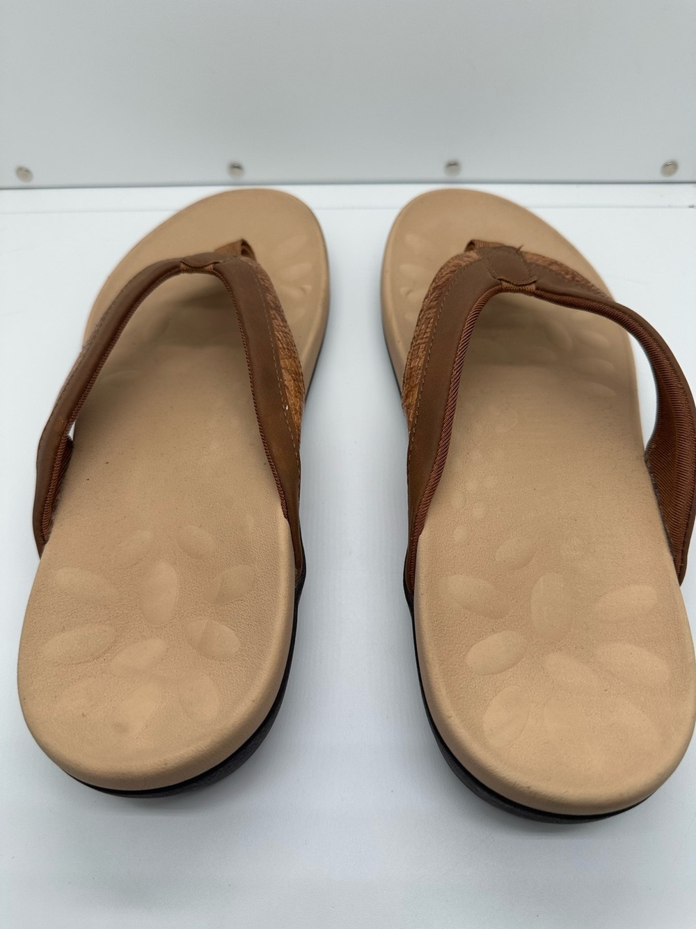 MEGNYA Orthopedic Flip Flop Sandals Size 7 - Picture 4 of 7